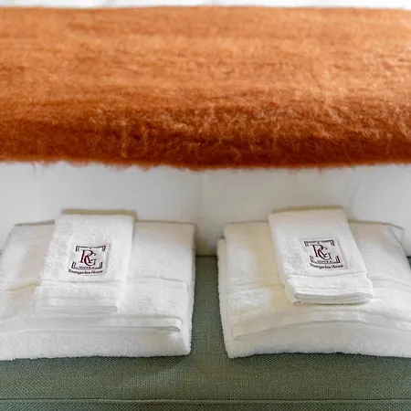 Rosegarden House - By Unlock Guest house