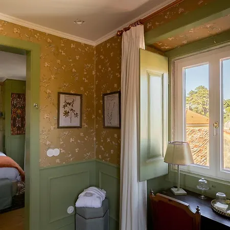 Rosegarden Essence - By Unlock Penzion Sintra