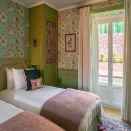 Rosegarden Essence Al - By Unlock 4* Sintra