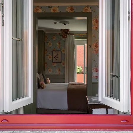 Rosegarden Essence Al - By Unlock Sintra