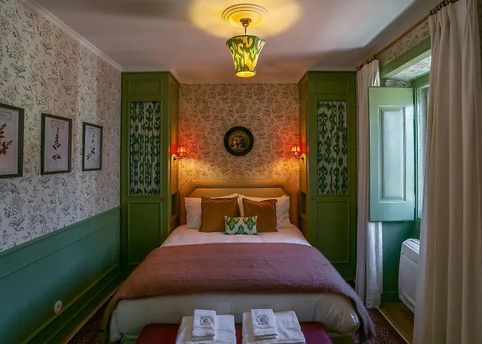 Rosegarden Essence - By Unlock Gasthof Sintra